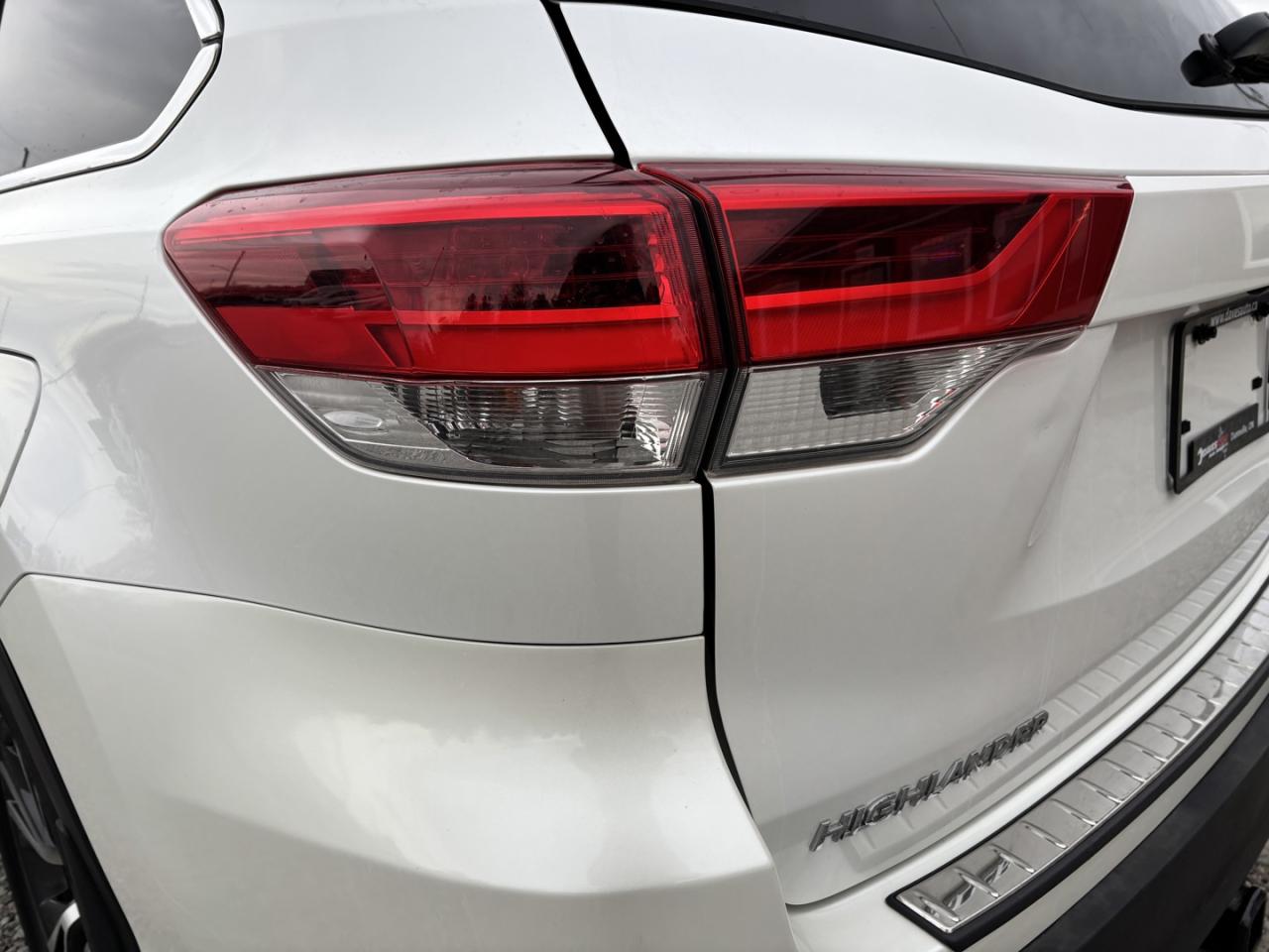 2019 Toyota Highlander LE Plus AWD V6 Photo