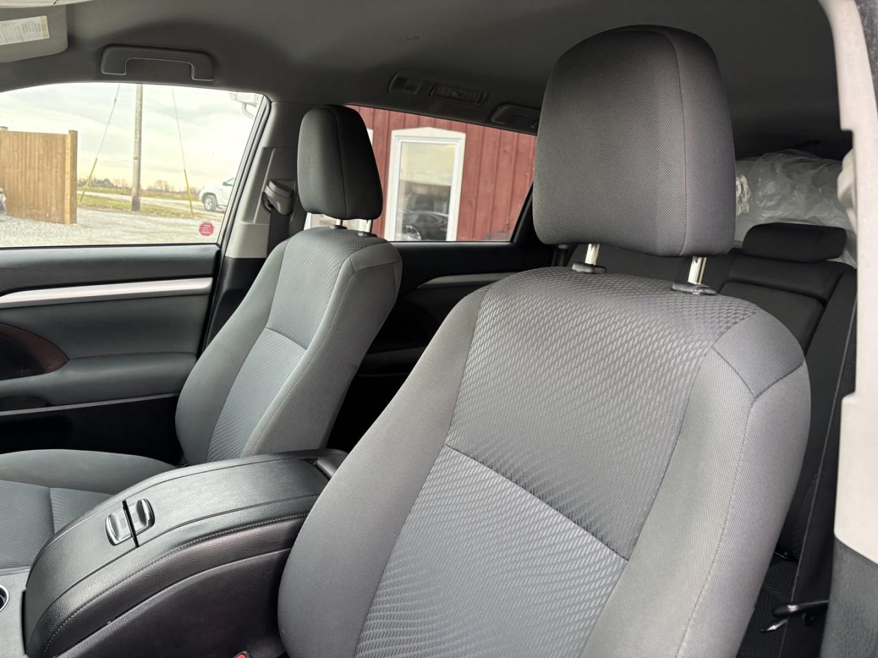 2019 Toyota Highlander LE Plus AWD V6 Photo