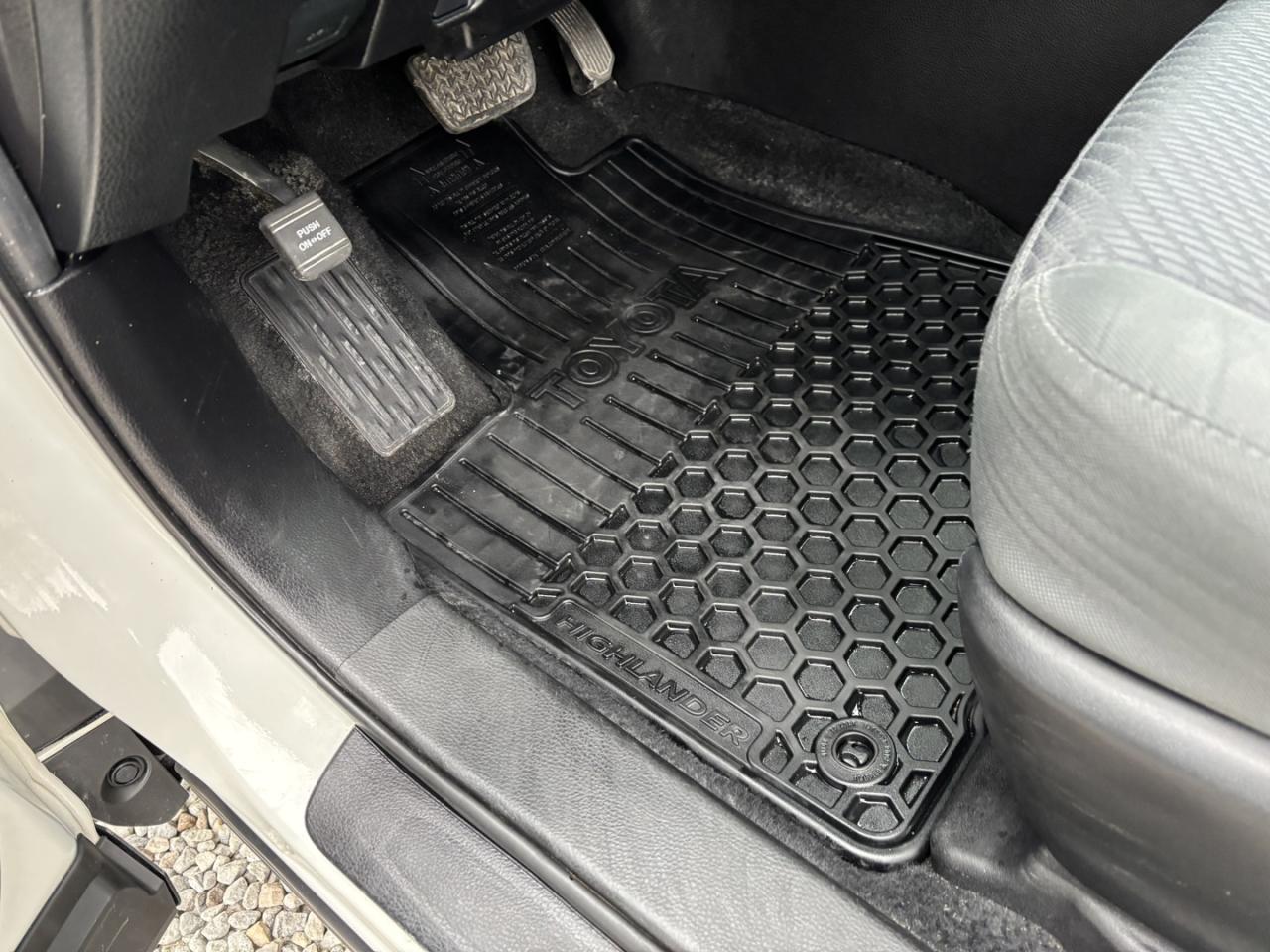 2019 Toyota Highlander LE Plus AWD V6 Photo