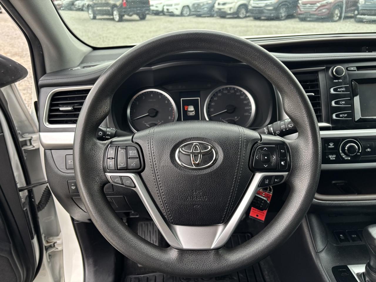 2019 Toyota Highlander LE Plus AWD V6 Photo