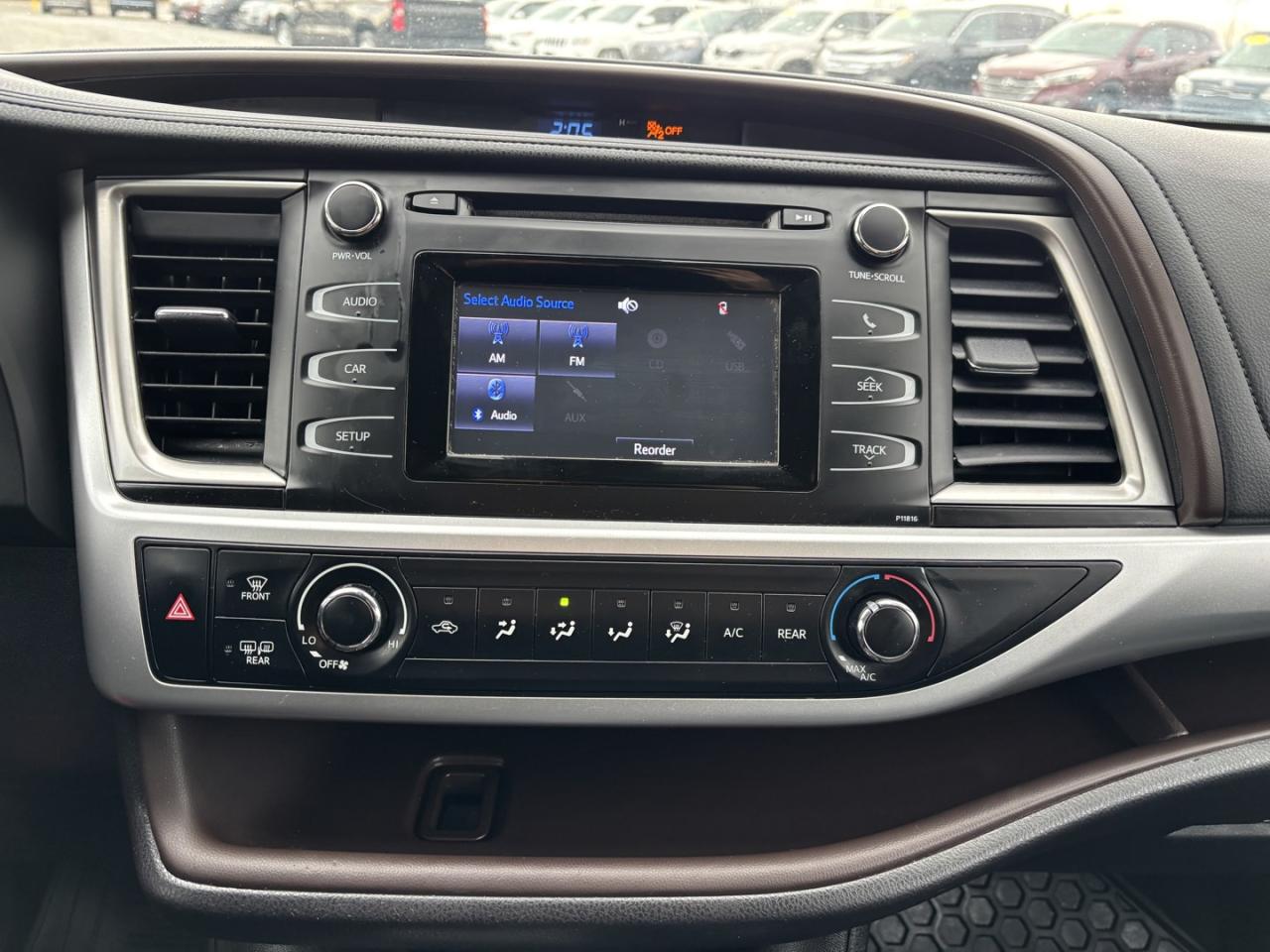 2019 Toyota Highlander LE Plus AWD V6 Photo