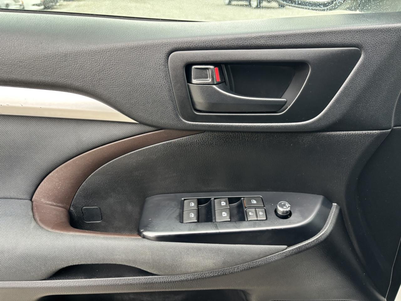 2019 Toyota Highlander LE Plus AWD V6 Photo