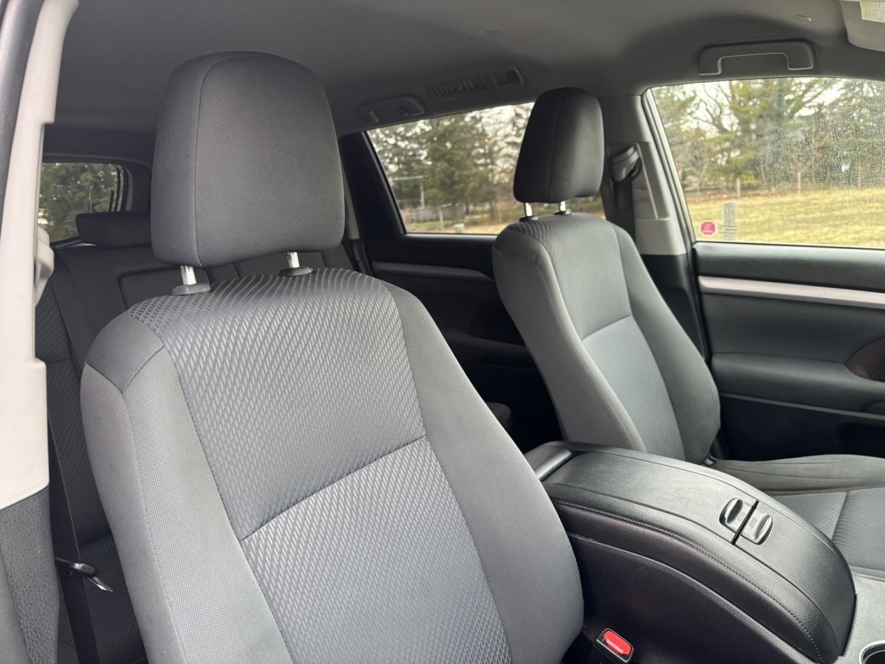 2019 Toyota Highlander LE Plus AWD V6 Photo