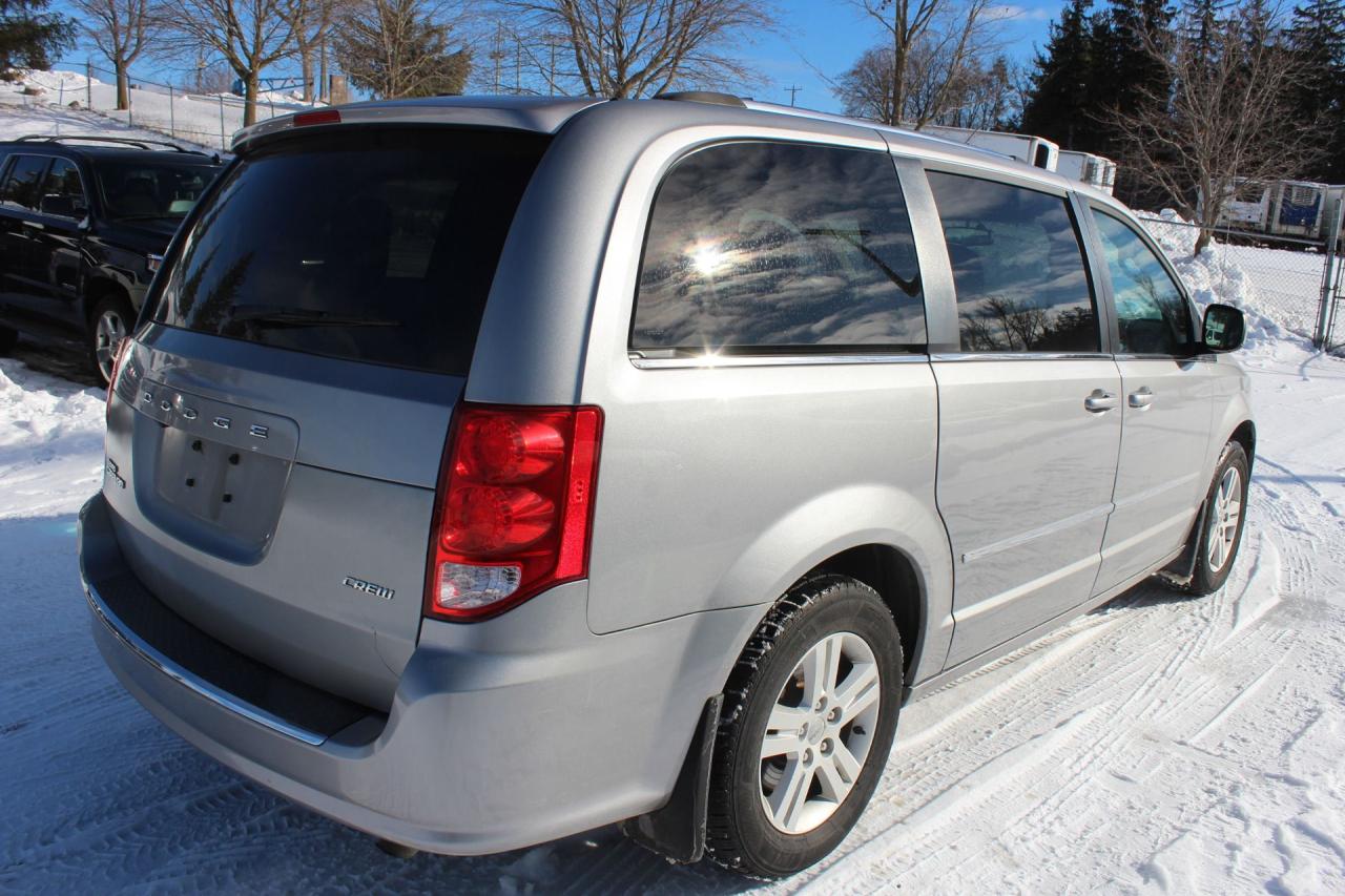 2015 Dodge Grand Caravan Crew Plus Photo2