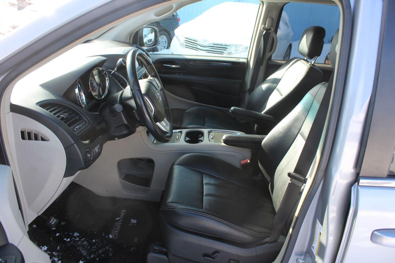 2015 Dodge Grand Caravan Crew Plus Photo