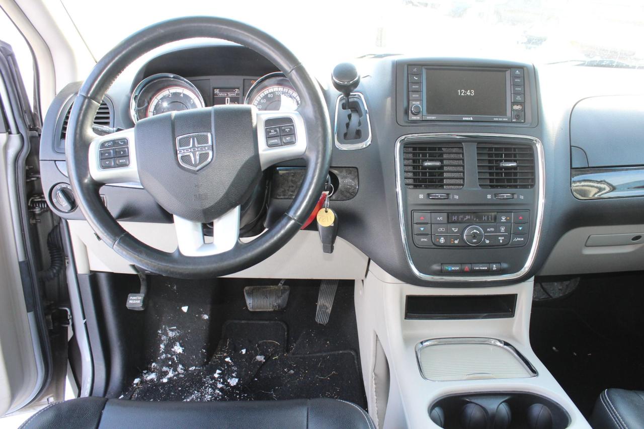 2015 Dodge Grand Caravan Crew Plus Photo