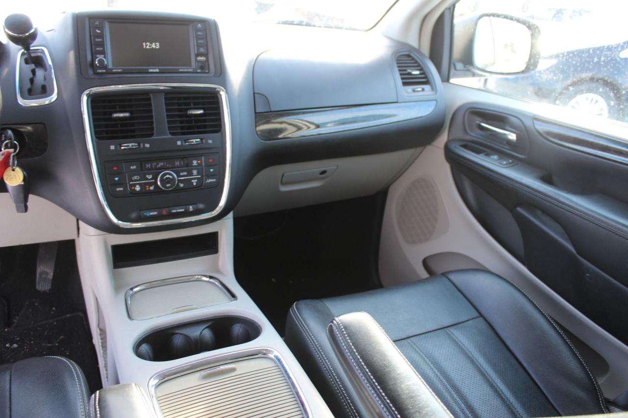 2015 Dodge Grand Caravan Crew Plus Photo