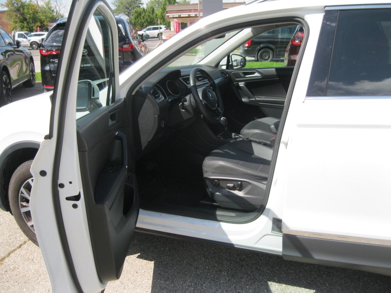 2020 Volkswagen Tiguan Comfortline 4dr All-wheel Drive 4MOTION Photo