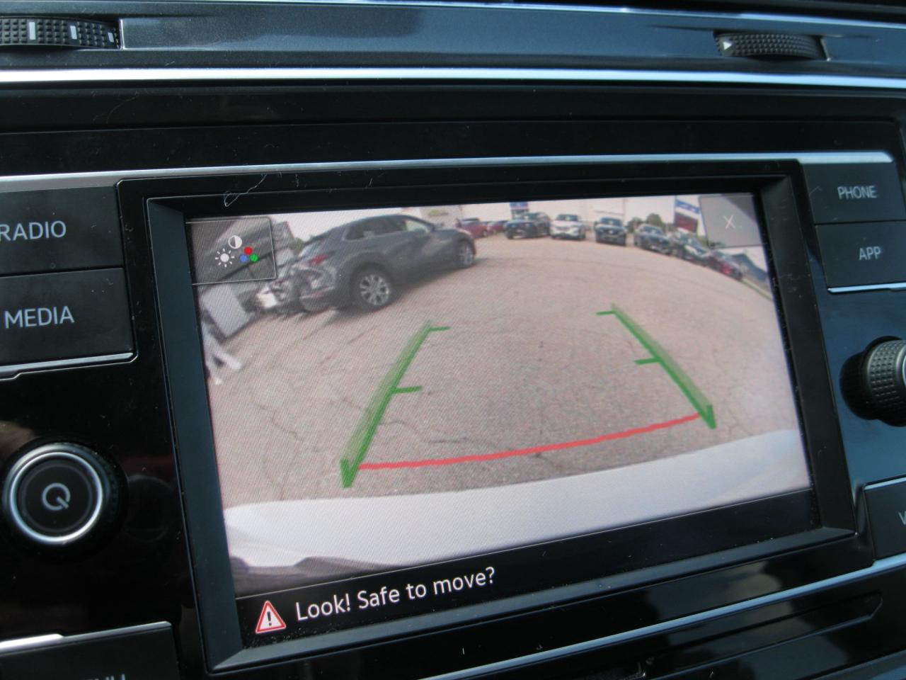 2020 Volkswagen Tiguan Comfortline 4dr All-wheel Drive 4MOTION Photo