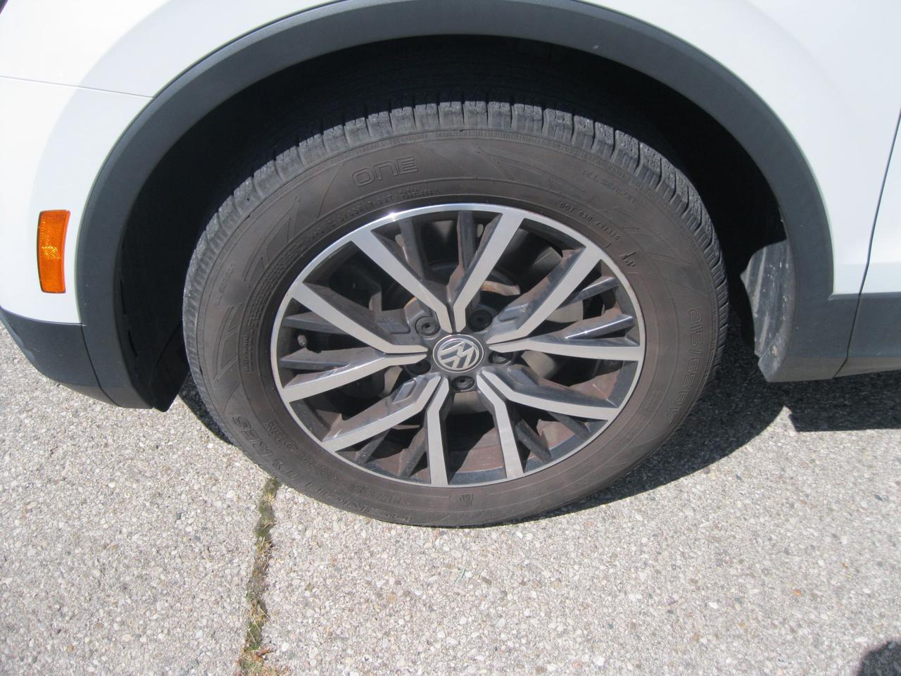 2020 Volkswagen Tiguan Comfortline 4dr All-wheel Drive 4MOTION Photo3