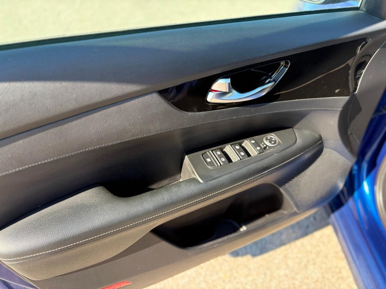 2021 Kia Forte EX 4dr Sedan Photo