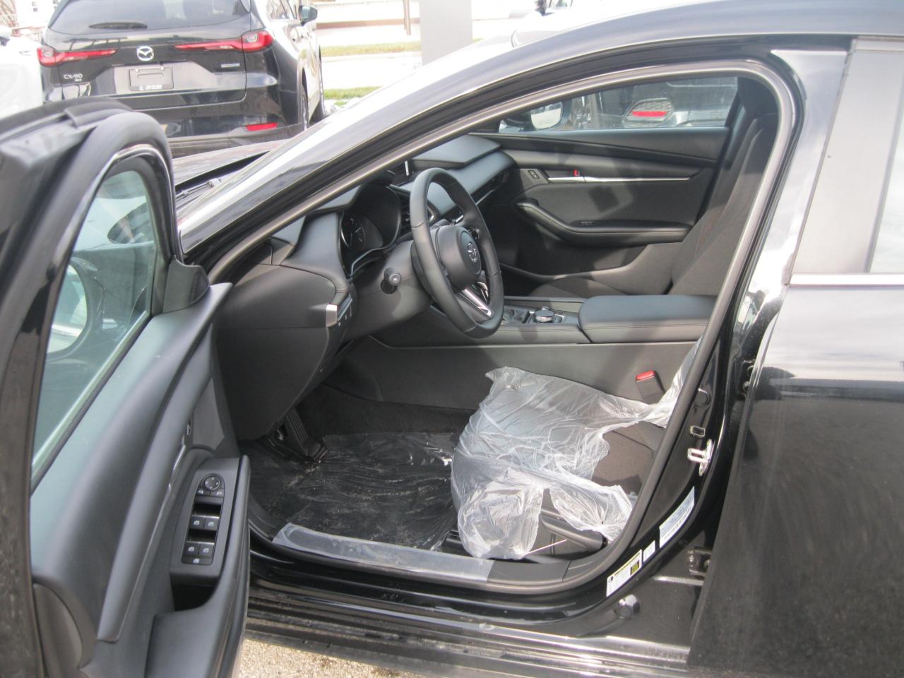 2025 Mazda 3 GS (A6) 4dr Front-Wheel Drive Sport Photo4