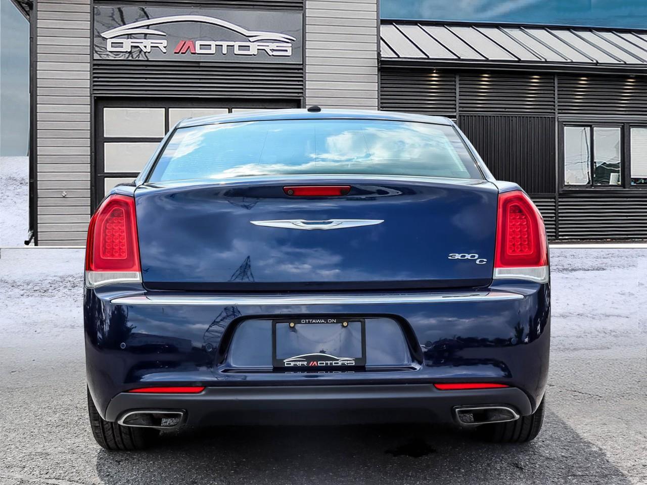 2016 Chrysler 300C Base 4dr Rear-wheel Drive Sedan Photo3