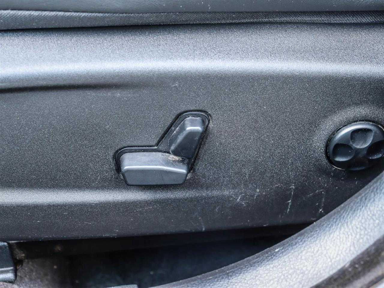 2016 Chrysler 300C Base 4dr Rear-wheel Drive Sedan Photo