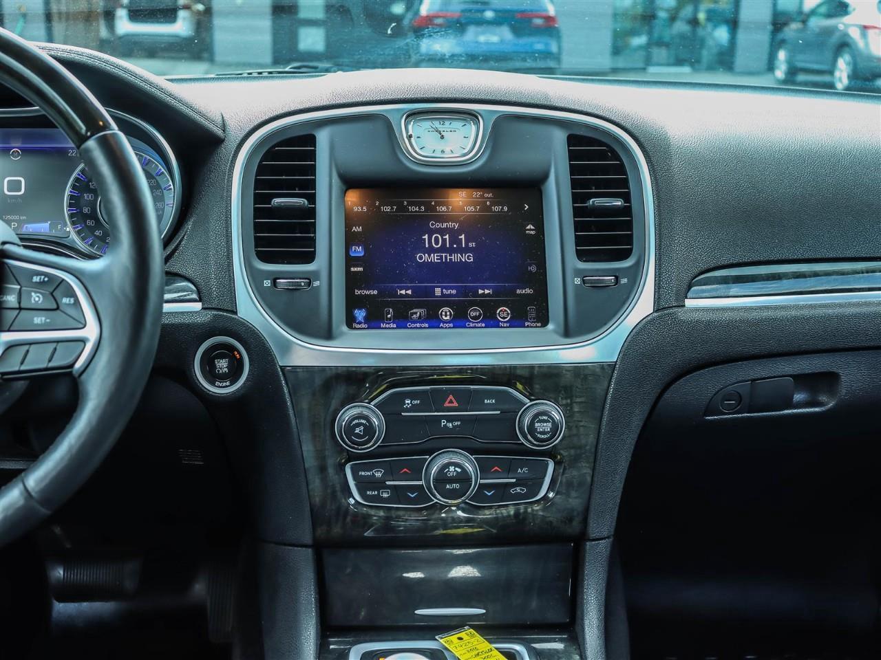 2016 Chrysler 300C Base 4dr Rear-wheel Drive Sedan Photo