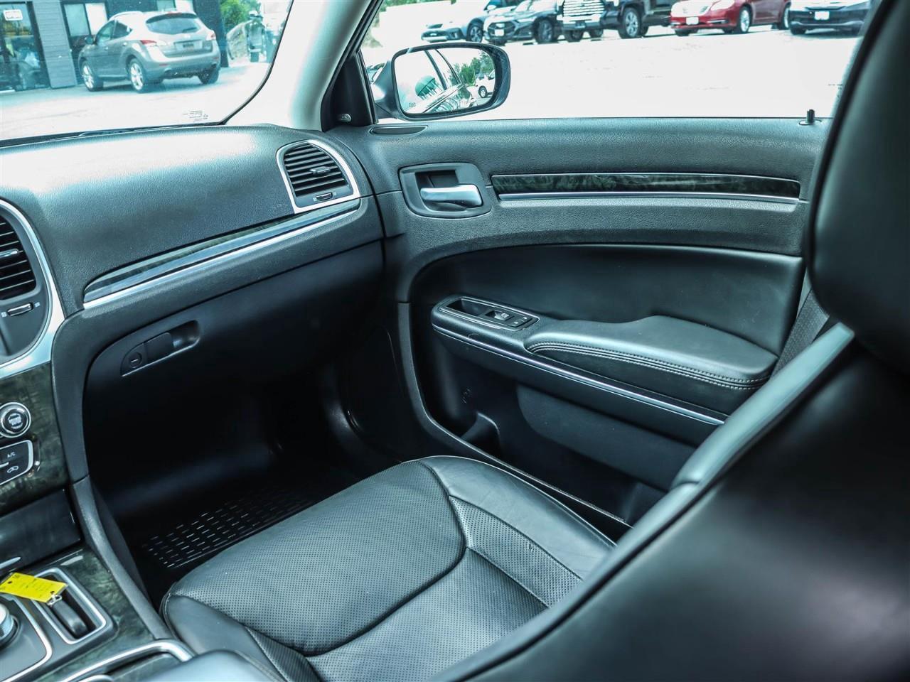 2016 Chrysler 300C Base 4dr Rear-wheel Drive Sedan Photo