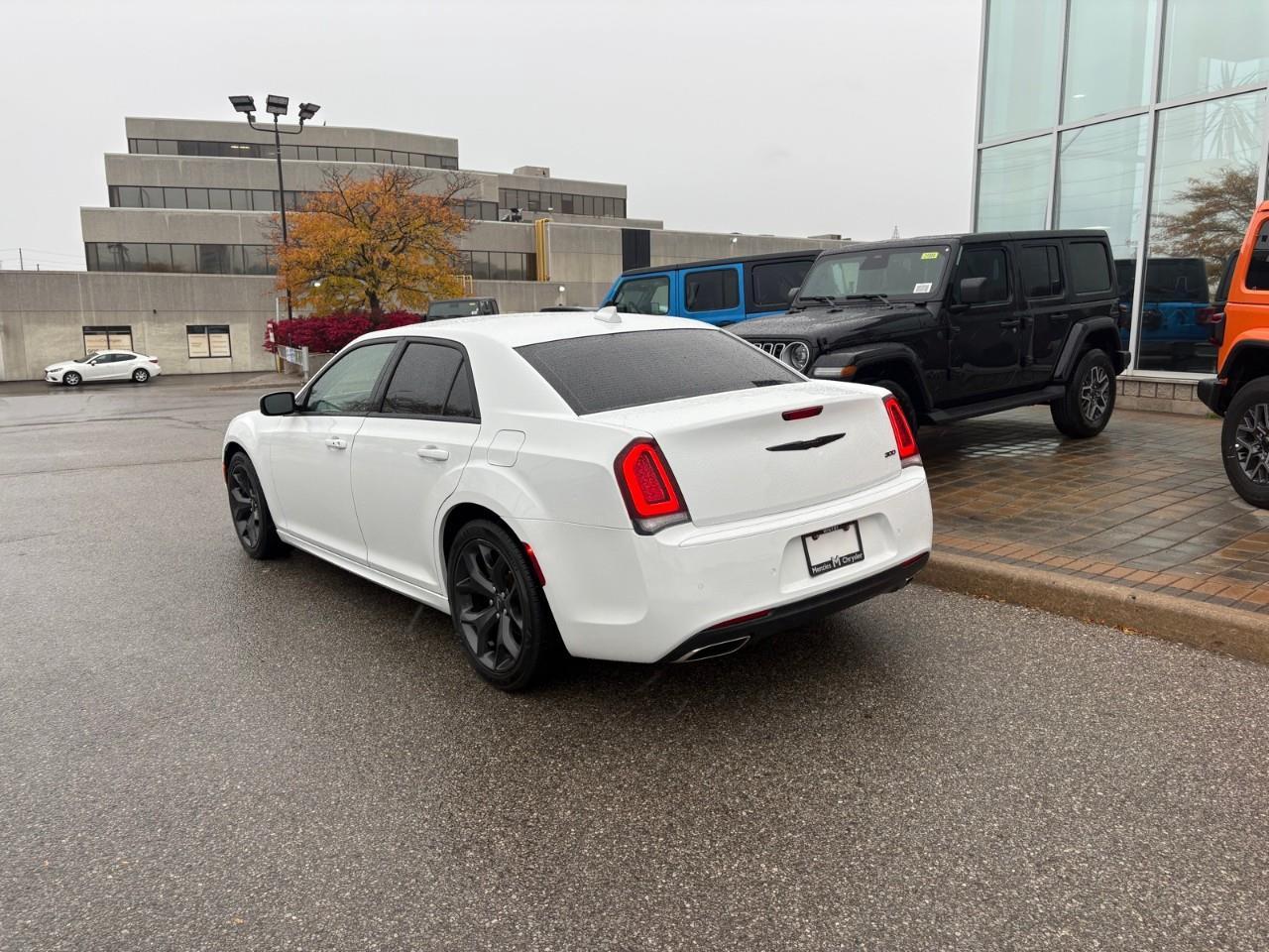 2022 Chrysler 300 Touring L 4dr Rear-Wheel Drive Sedan Photo