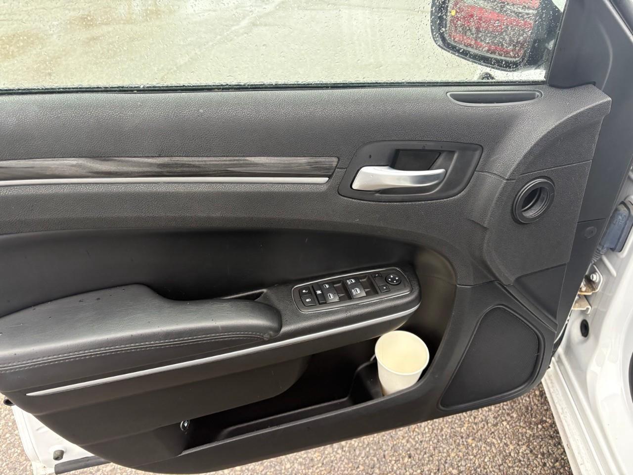 2022 Chrysler 300 Touring L 4dr Rear-Wheel Drive Sedan Photo