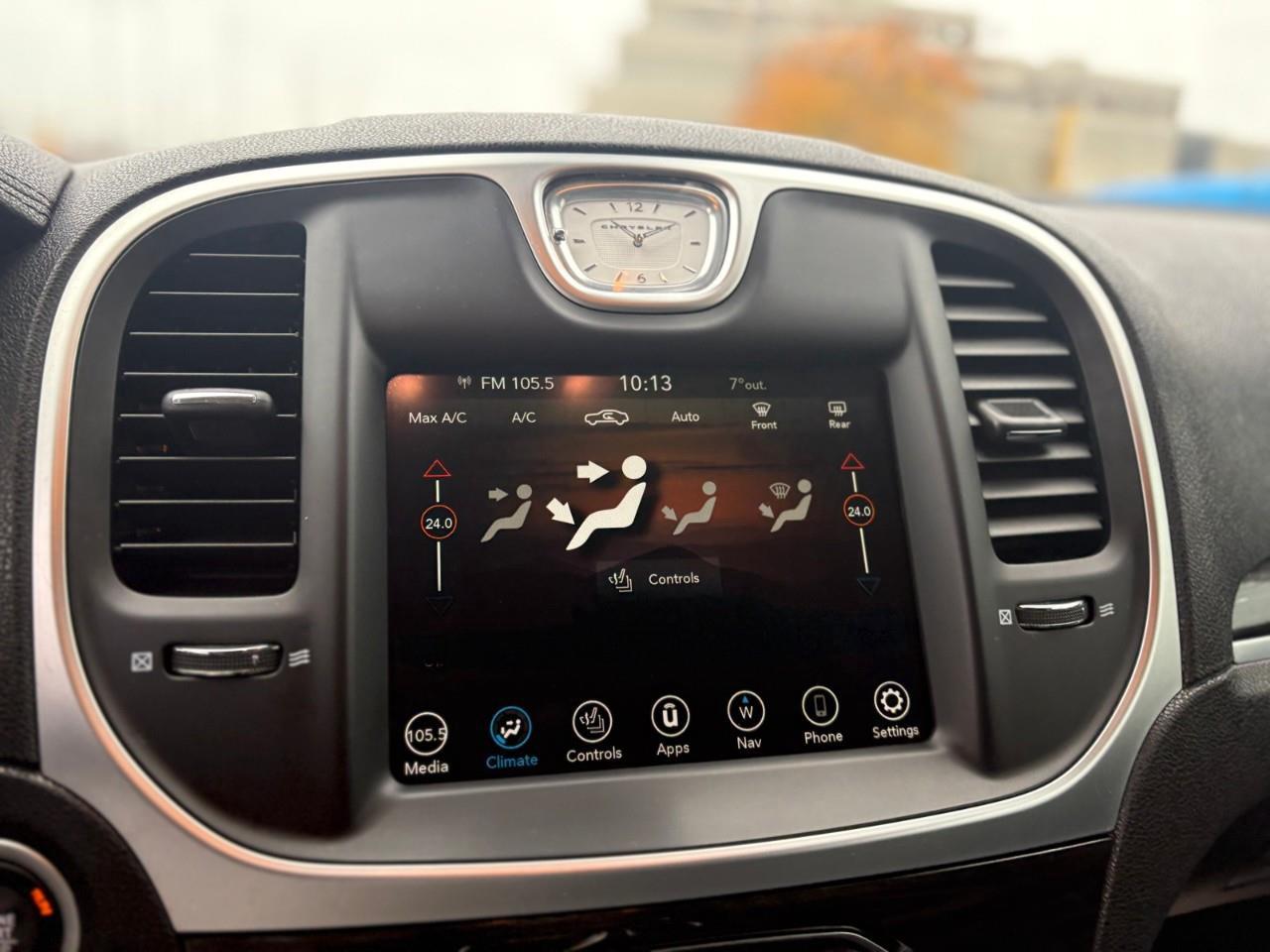 2022 Chrysler 300 Touring L 4dr Rear-Wheel Drive Sedan Photo