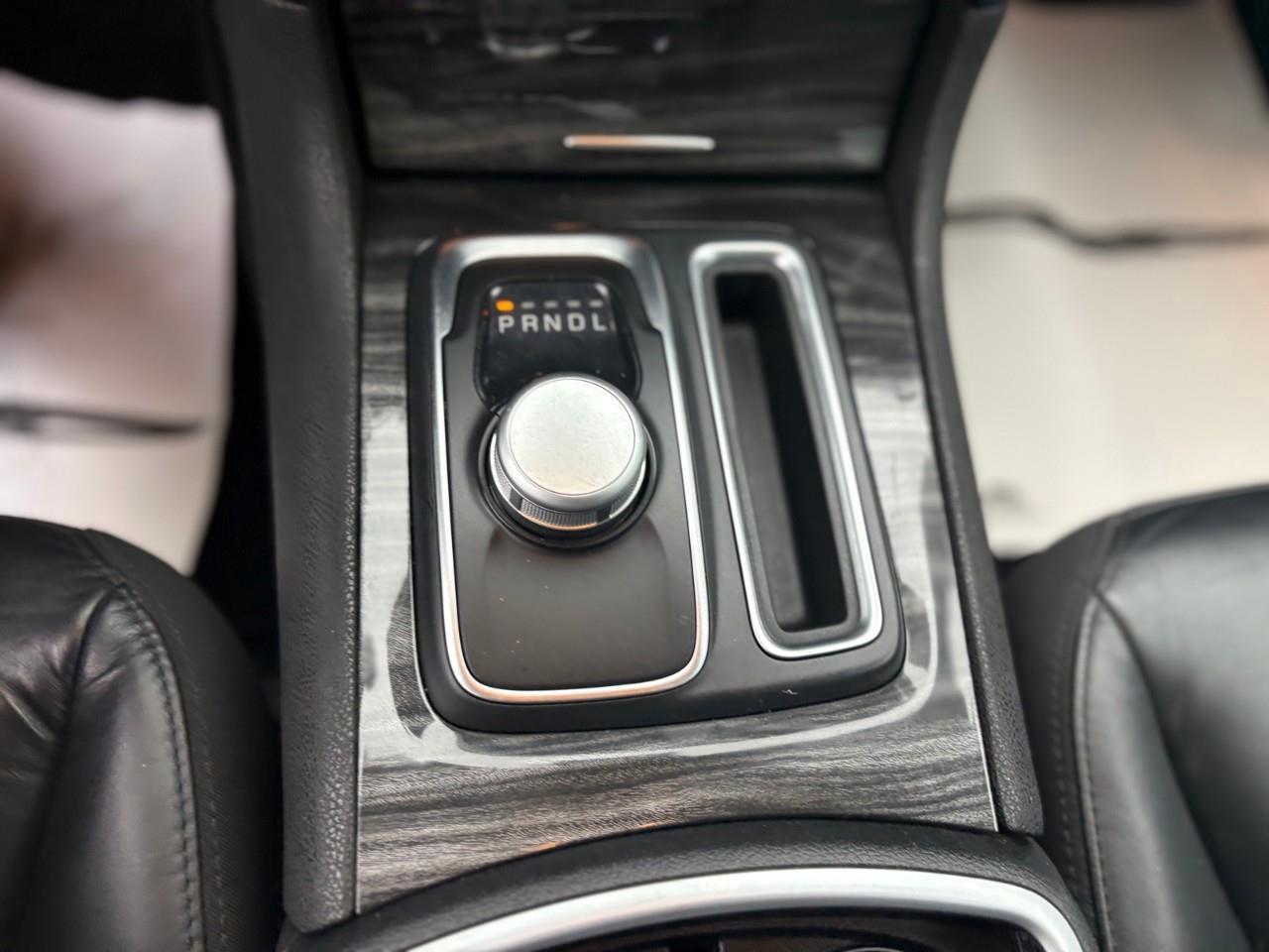 2022 Chrysler 300 Touring L 4dr Rear-Wheel Drive Sedan Photo