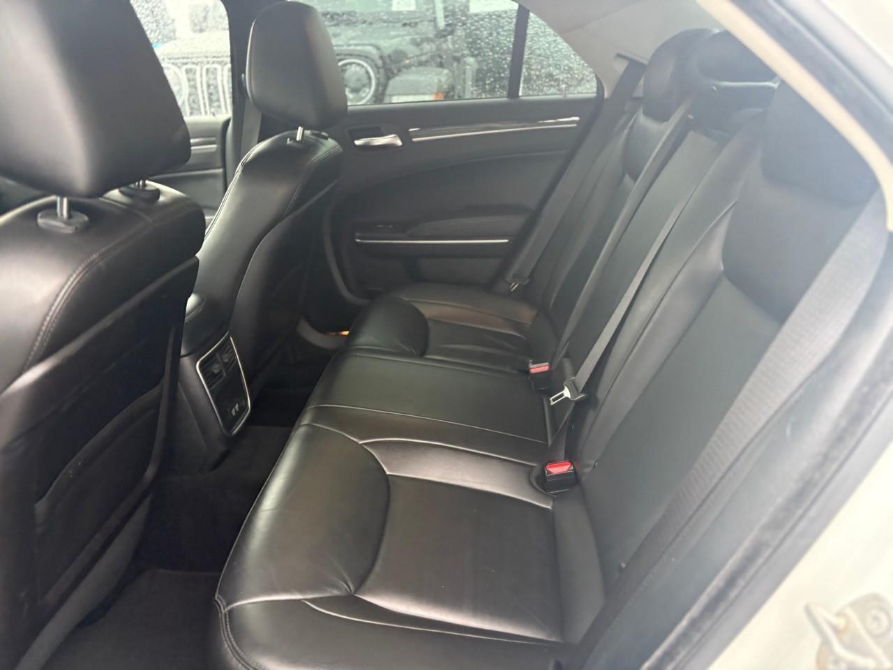 2022 Chrysler 300 Touring L 4dr Rear-Wheel Drive Sedan Photo