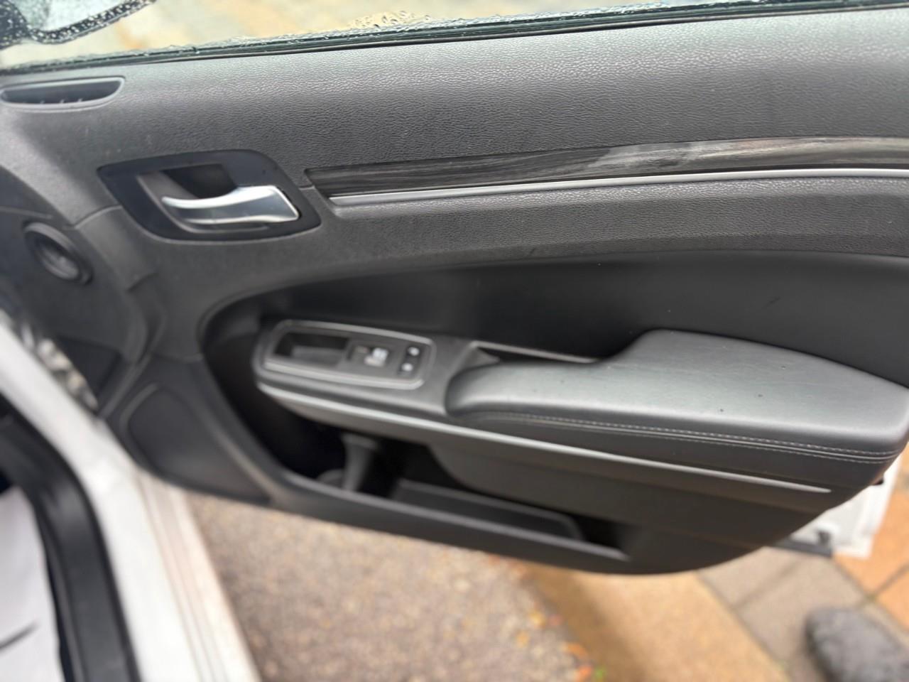 2022 Chrysler 300 Touring L 4dr Rear-Wheel Drive Sedan Photo