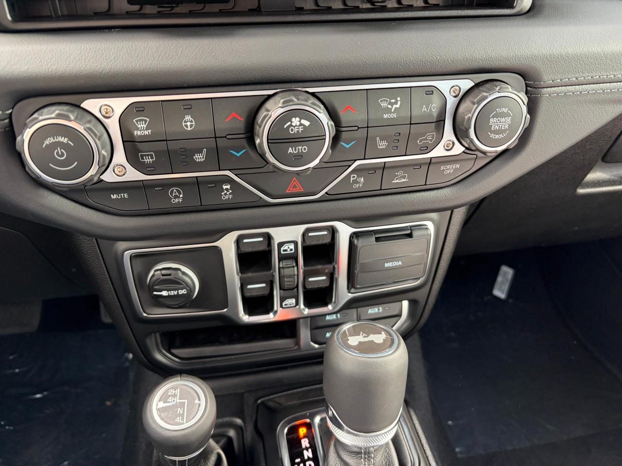 2026 Jeep Wrangler SAHARA 4DR 4X4 Photo