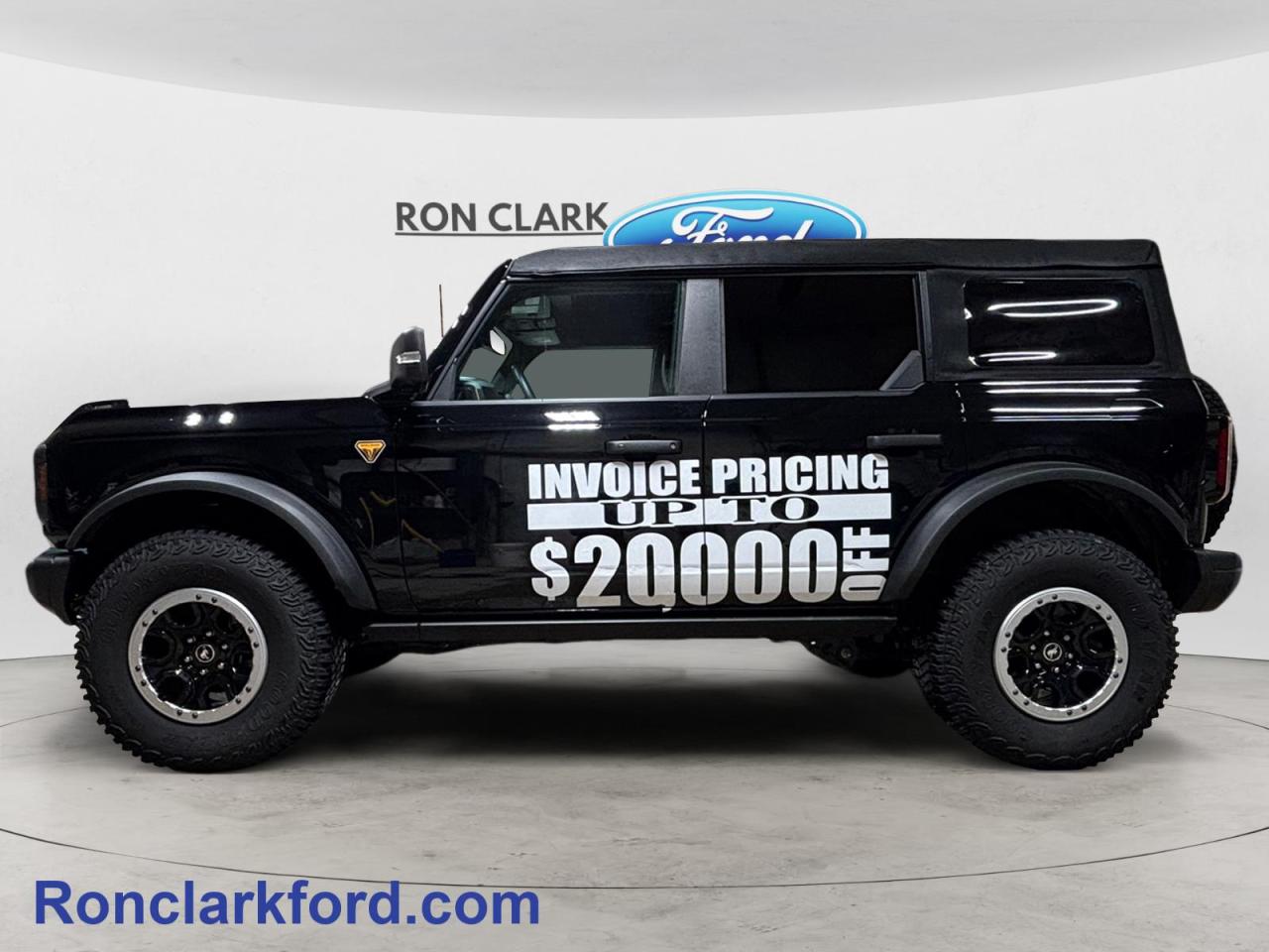 2023 Ford Bronco Badlands 4dr 4x4 Photo