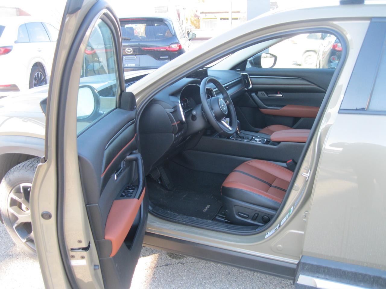 2025 Mazda CX-50 GT w/Turbo 4dr All-Wheel Drive Sport Utility Photo