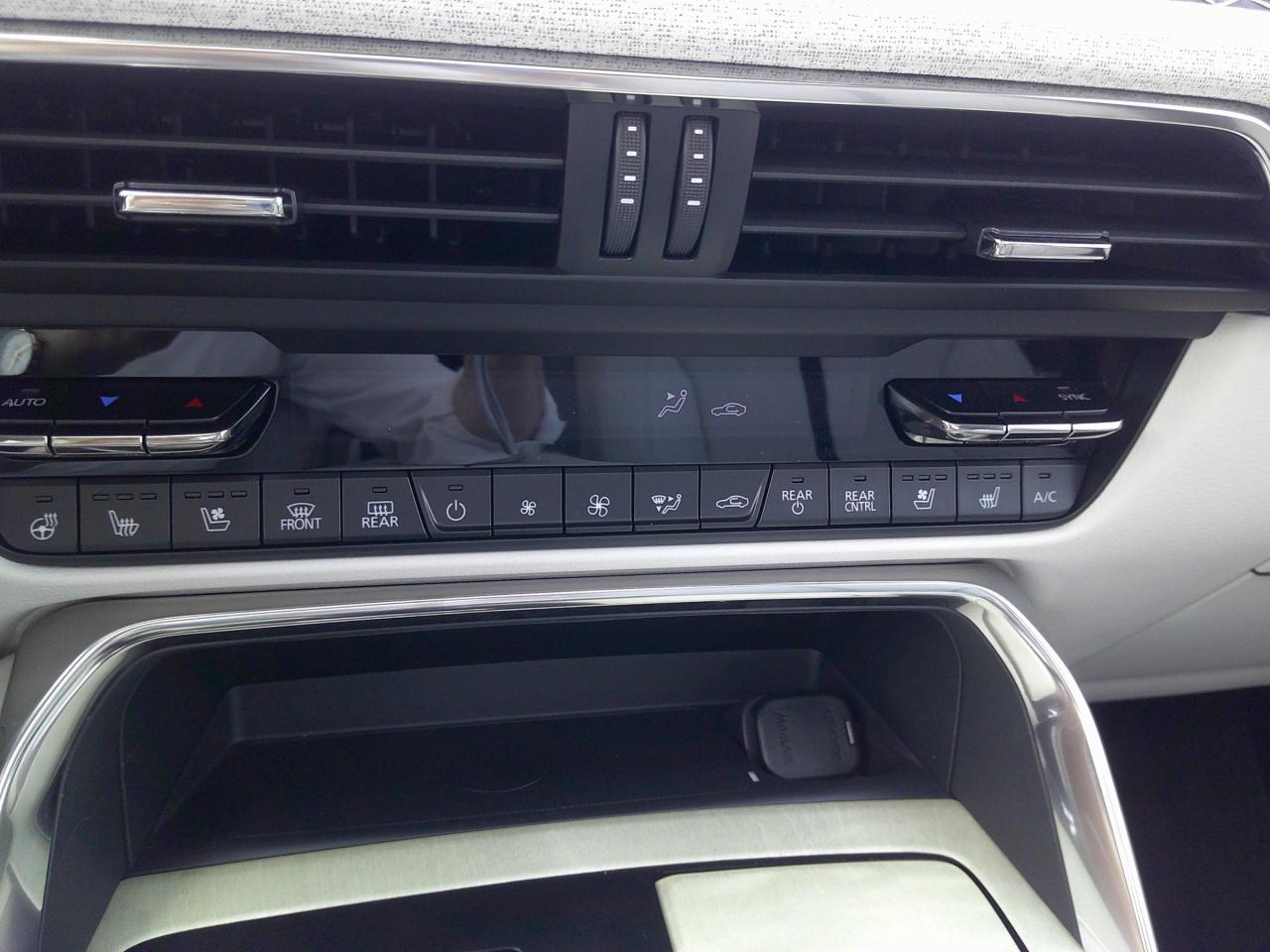 2024 Mazda CX-90 MHEV Signature 4dr i-ACTIV All-Wheel Drive Sport Utility Photo