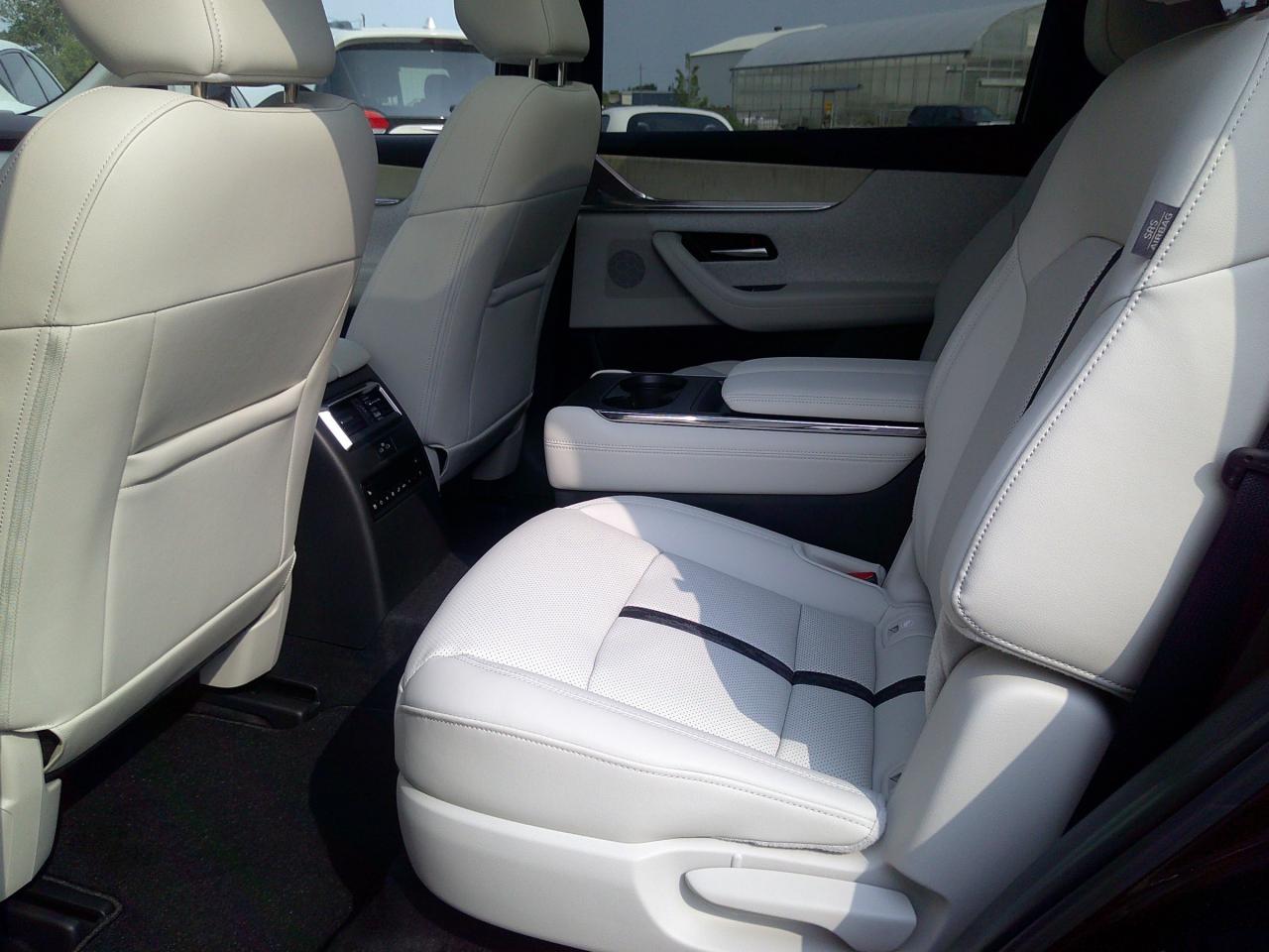 2024 Mazda CX-90 MHEV Signature 4dr i-ACTIV All-Wheel Drive Sport Utility Photo