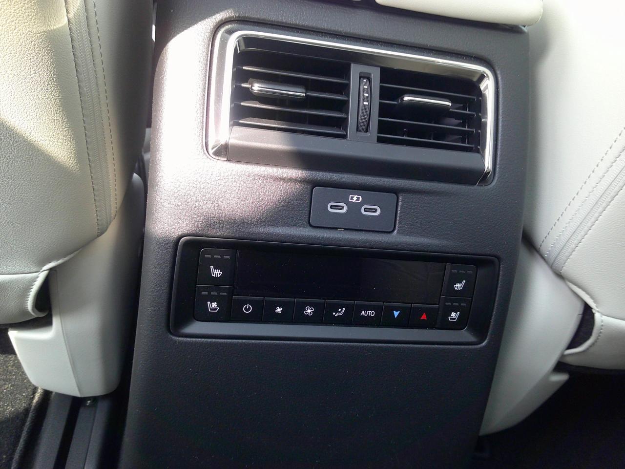 2024 Mazda CX-90 MHEV Signature 4dr i-ACTIV All-Wheel Drive Sport Utility Photo