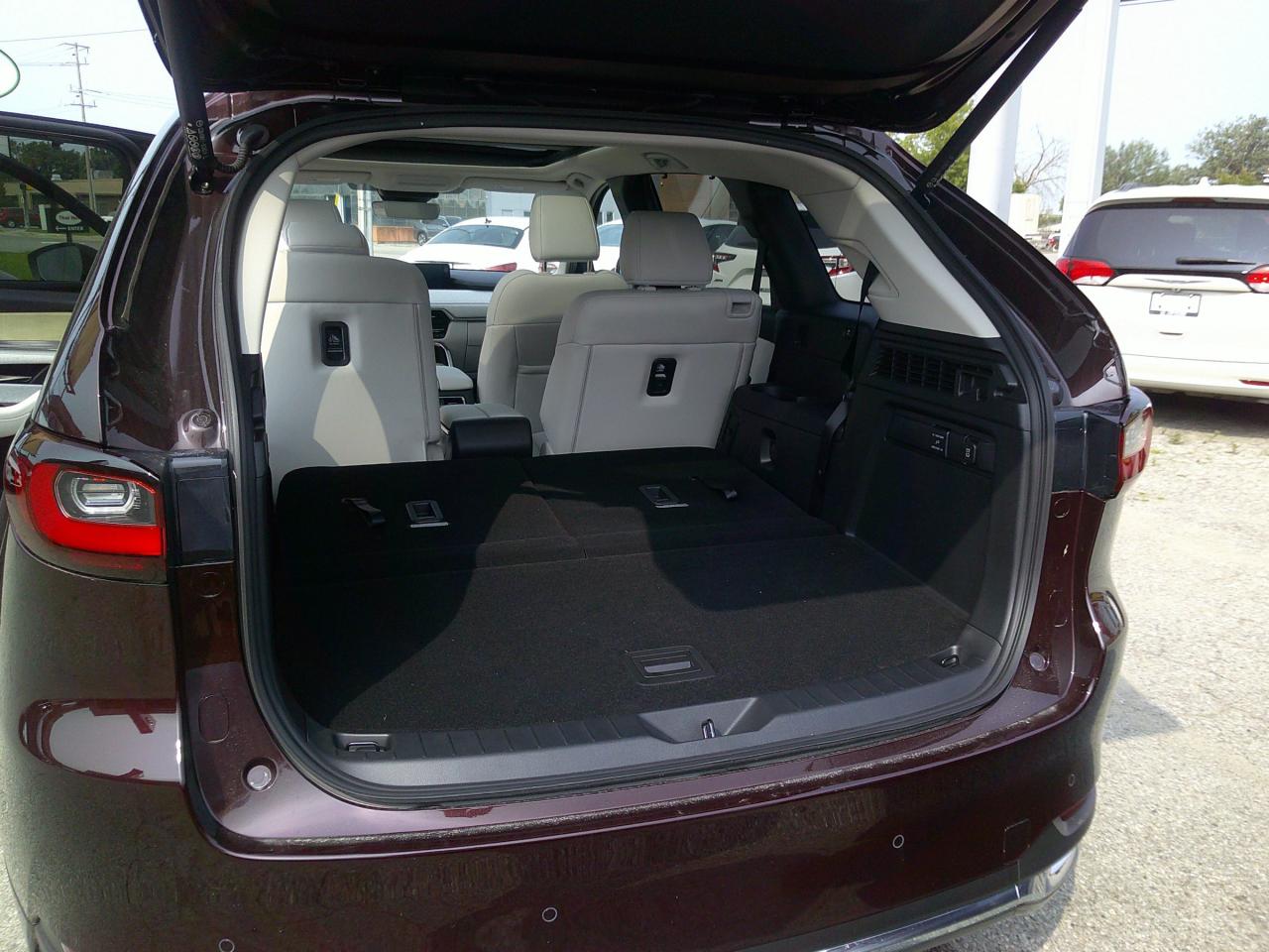 2024 Mazda CX-90 MHEV Signature 4dr i-ACTIV All-Wheel Drive Sport Utility Photo