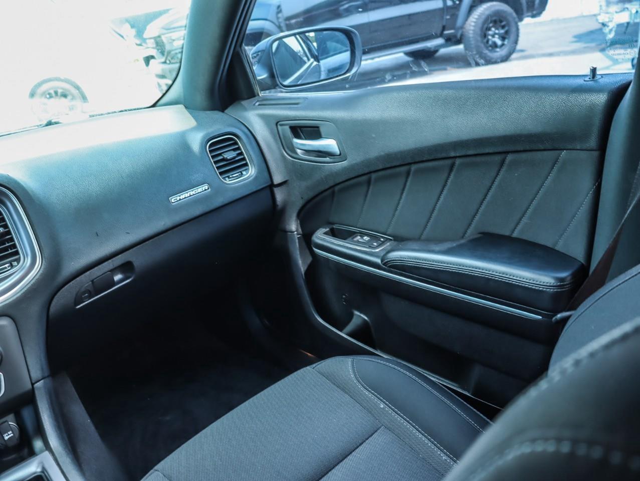 2019 Dodge Charger SXT 4dr Rear-wheel Drive Sedan Photo