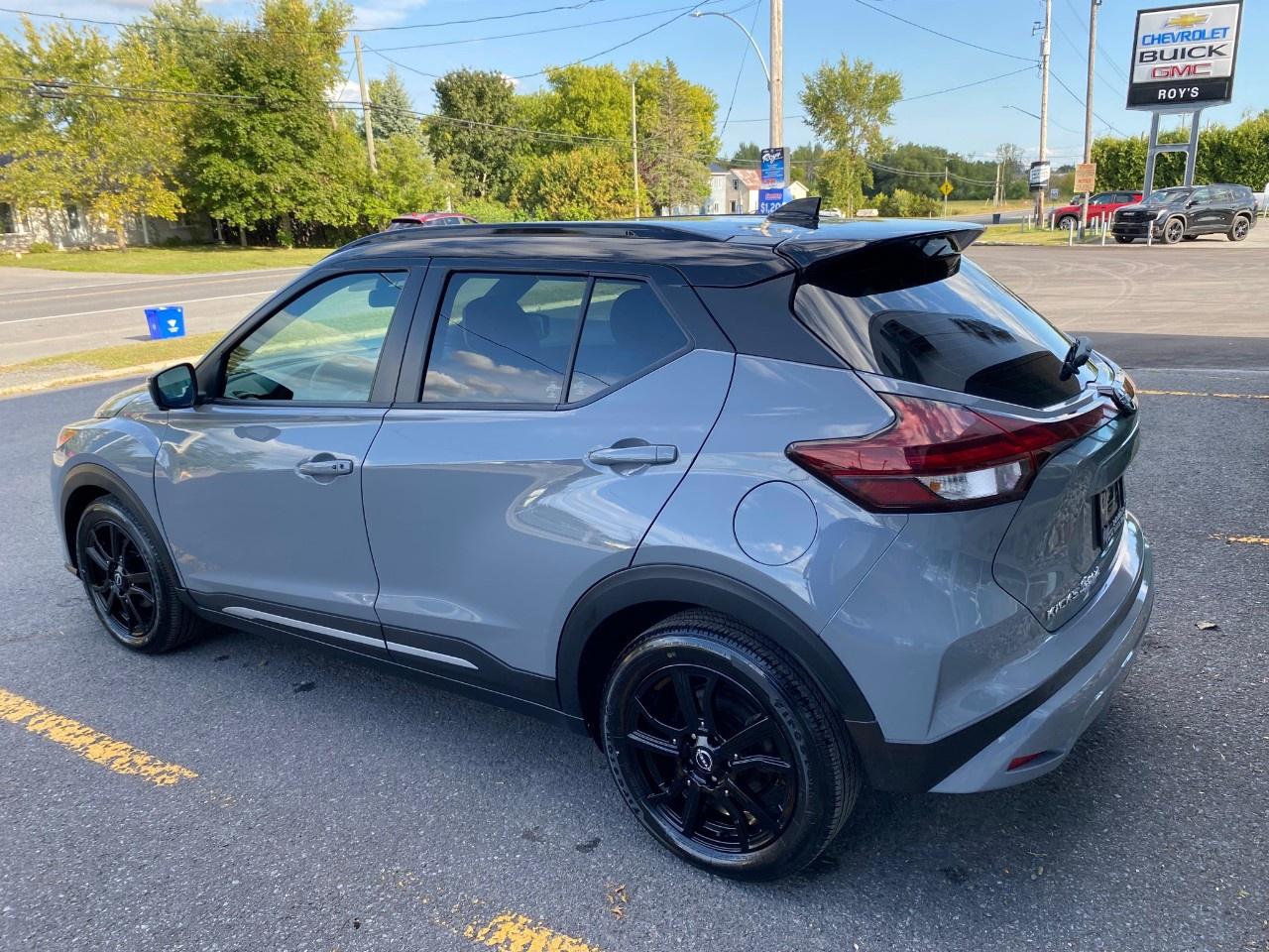 2023 Nissan Kicks SR FWD Photo