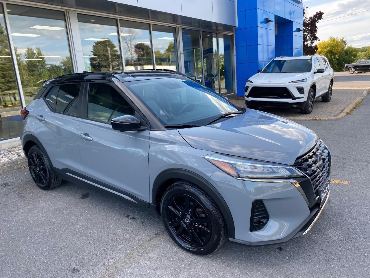 2023 Nissan Kicks SR FWD Photo4