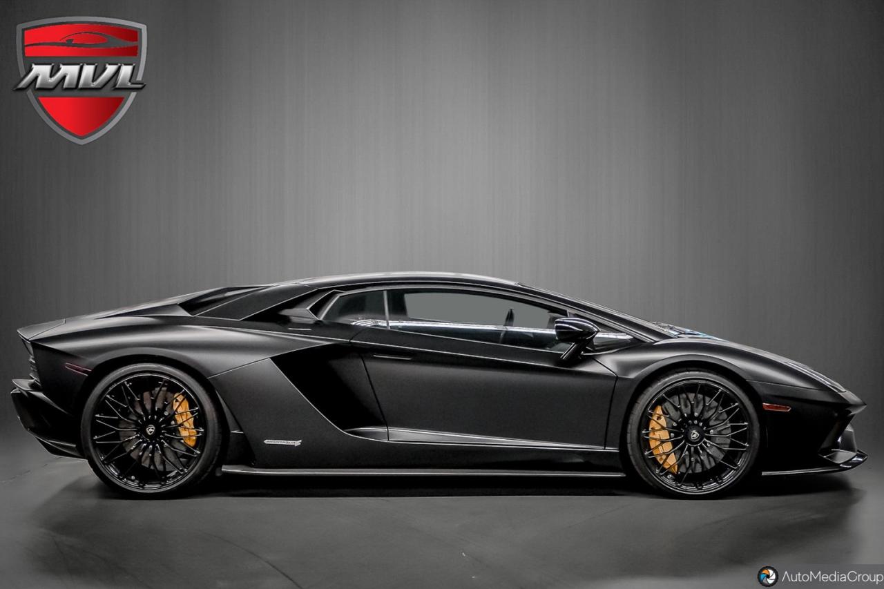 2020 Lamborghini Aventador  Photo