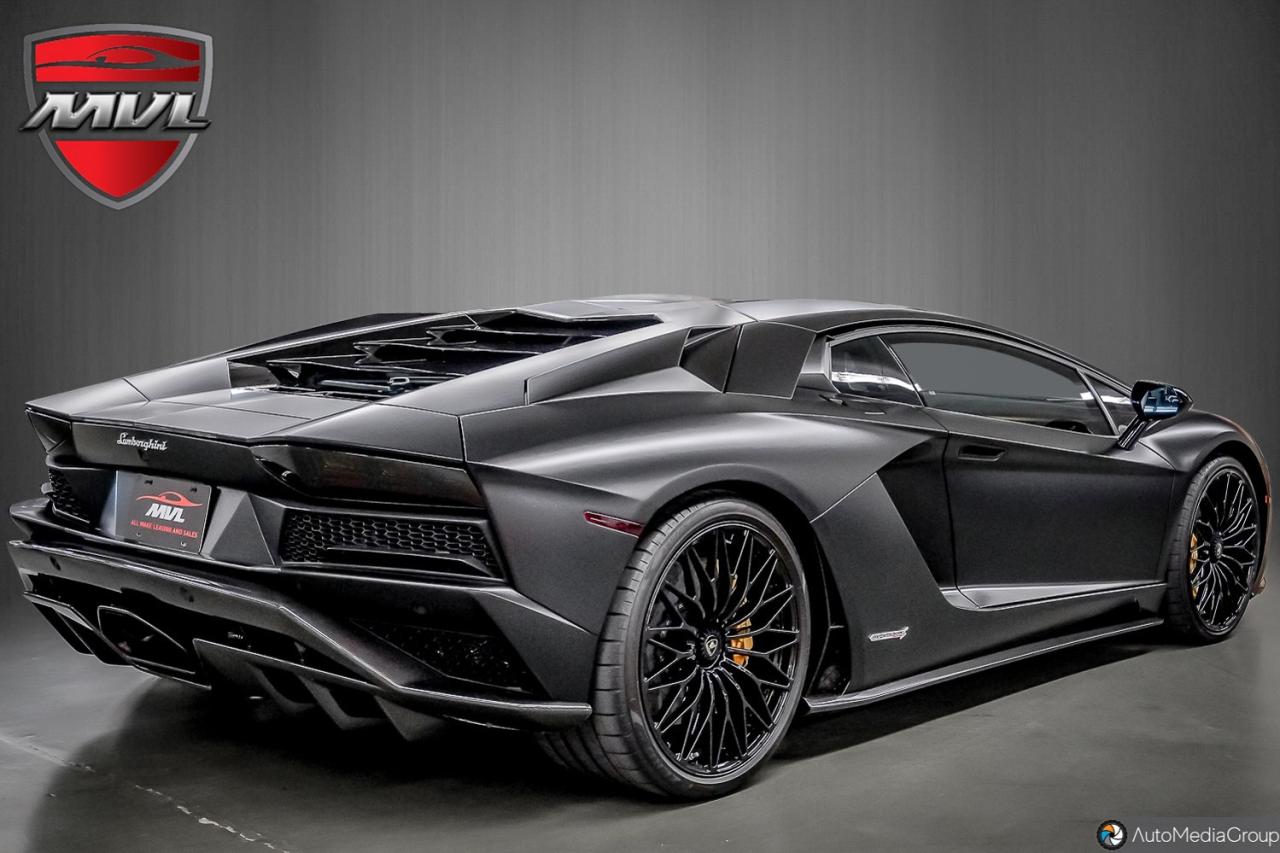 2020 Lamborghini Aventador  Photo