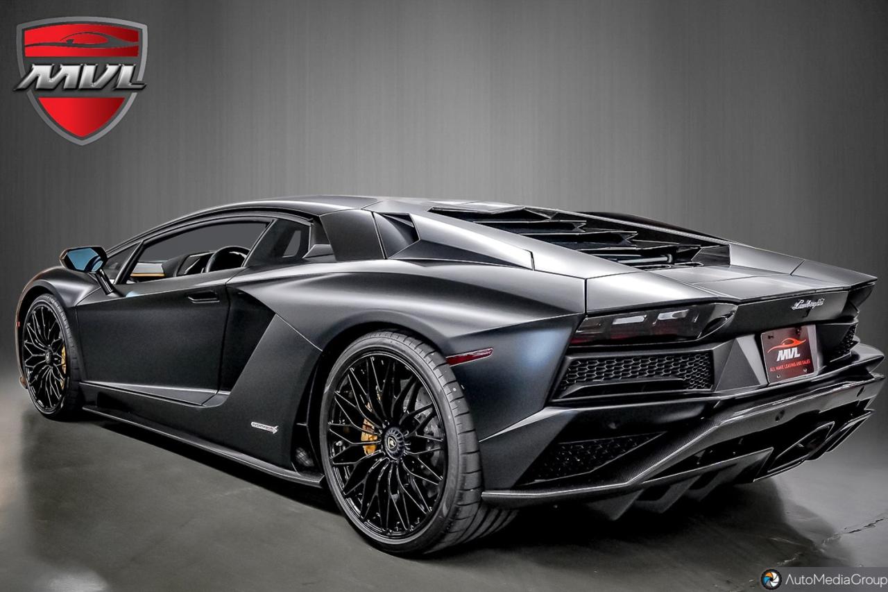 2020 Lamborghini Aventador  Photo