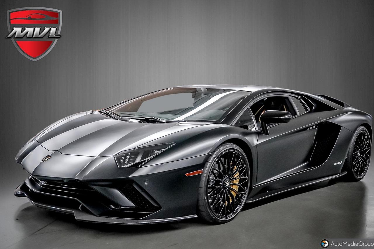 2020 Lamborghini Aventador  Photo