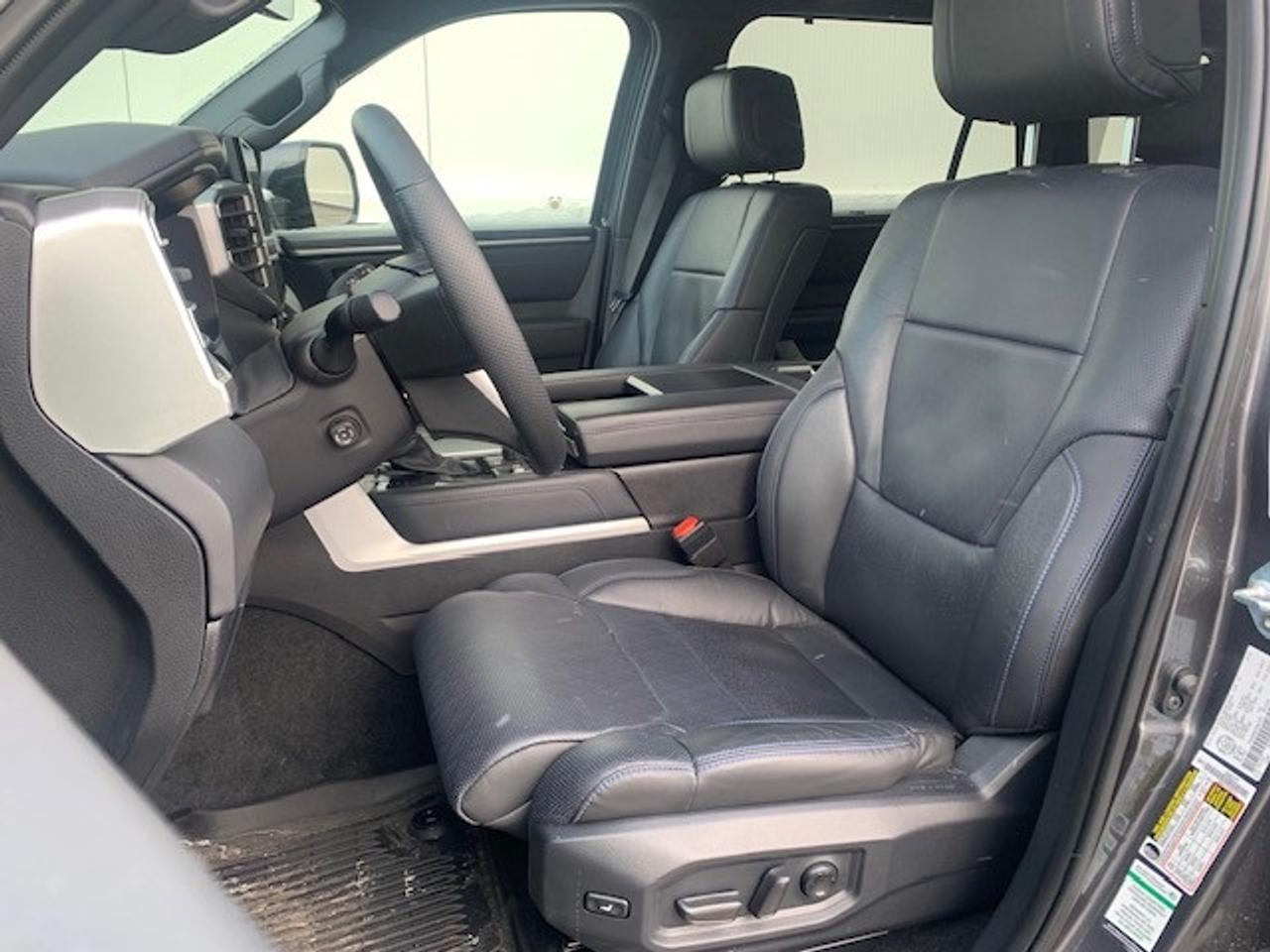 2025 Toyota Sequoia Platinum 4dr 4x4 Photo