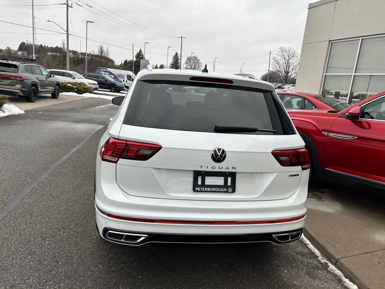 2024 Volkswagen Tiguan Highline R-LINE 4dr All-wheel Drive 4MOTION Photo