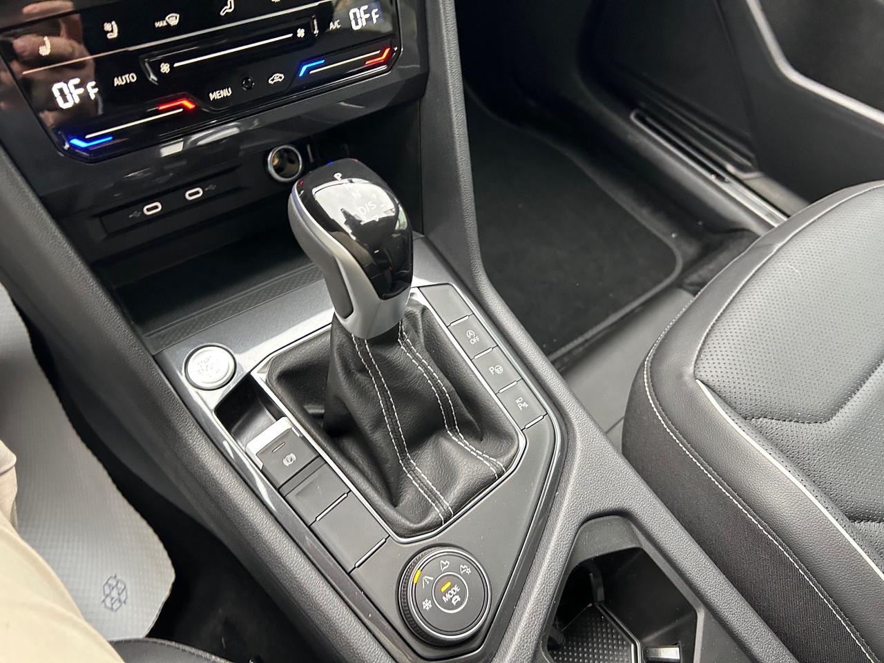 2024 Volkswagen Tiguan Highline R-LINE 4dr All-wheel Drive 4MOTION Photo