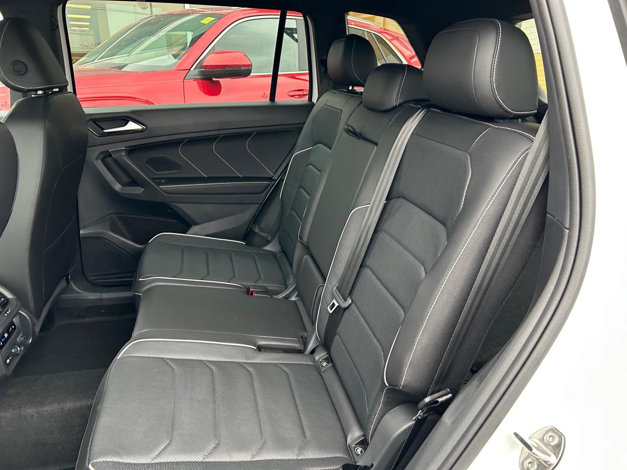 2024 Volkswagen Tiguan Highline R-LINE 4dr All-wheel Drive 4MOTION Photo