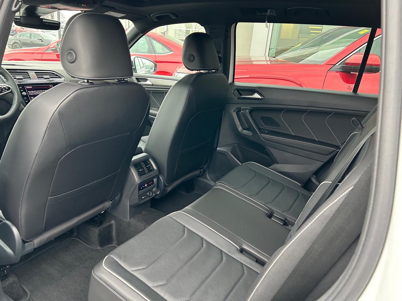 2024 Volkswagen Tiguan Highline R-LINE 4dr All-wheel Drive 4MOTION Photo