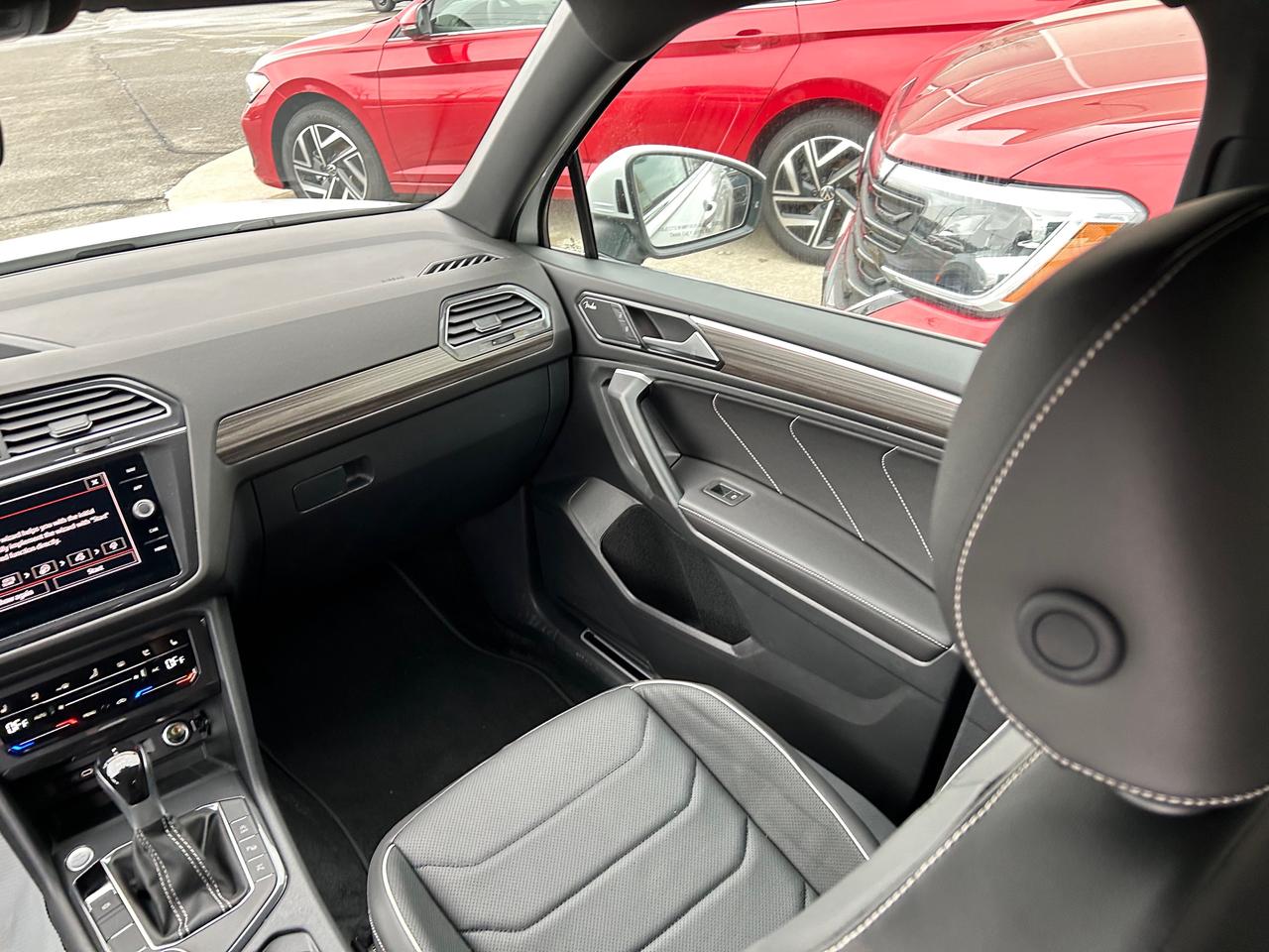 2024 Volkswagen Tiguan Highline R-LINE 4dr All-wheel Drive 4MOTION Photo