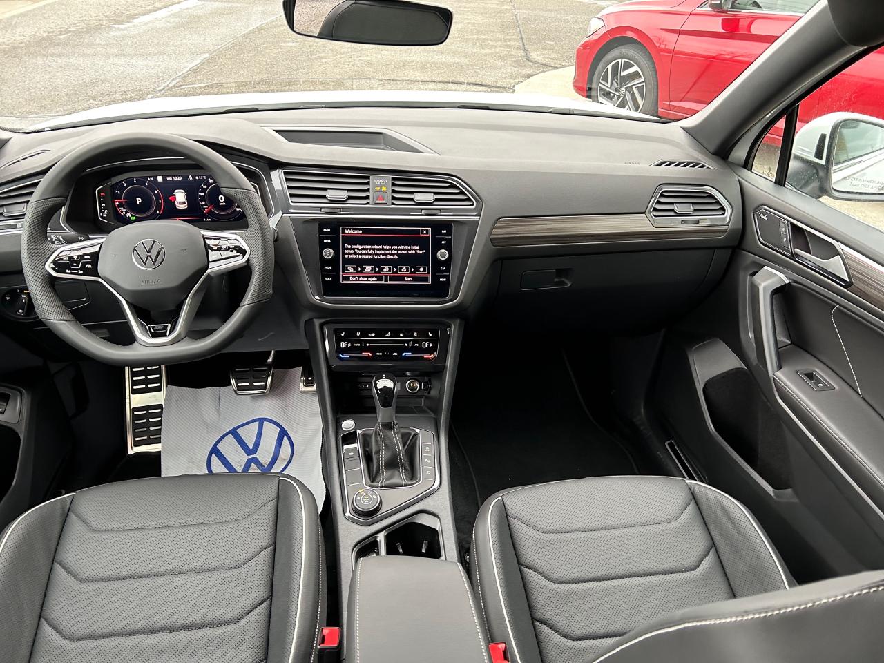 2024 Volkswagen Tiguan Highline R-LINE 4dr All-wheel Drive 4MOTION Photo