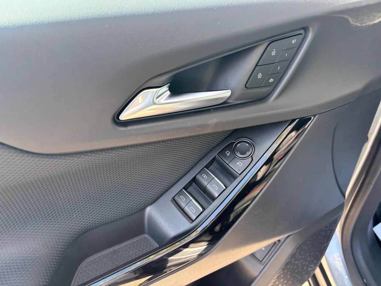 2026 Chevrolet Equinox AWD RS Photo2