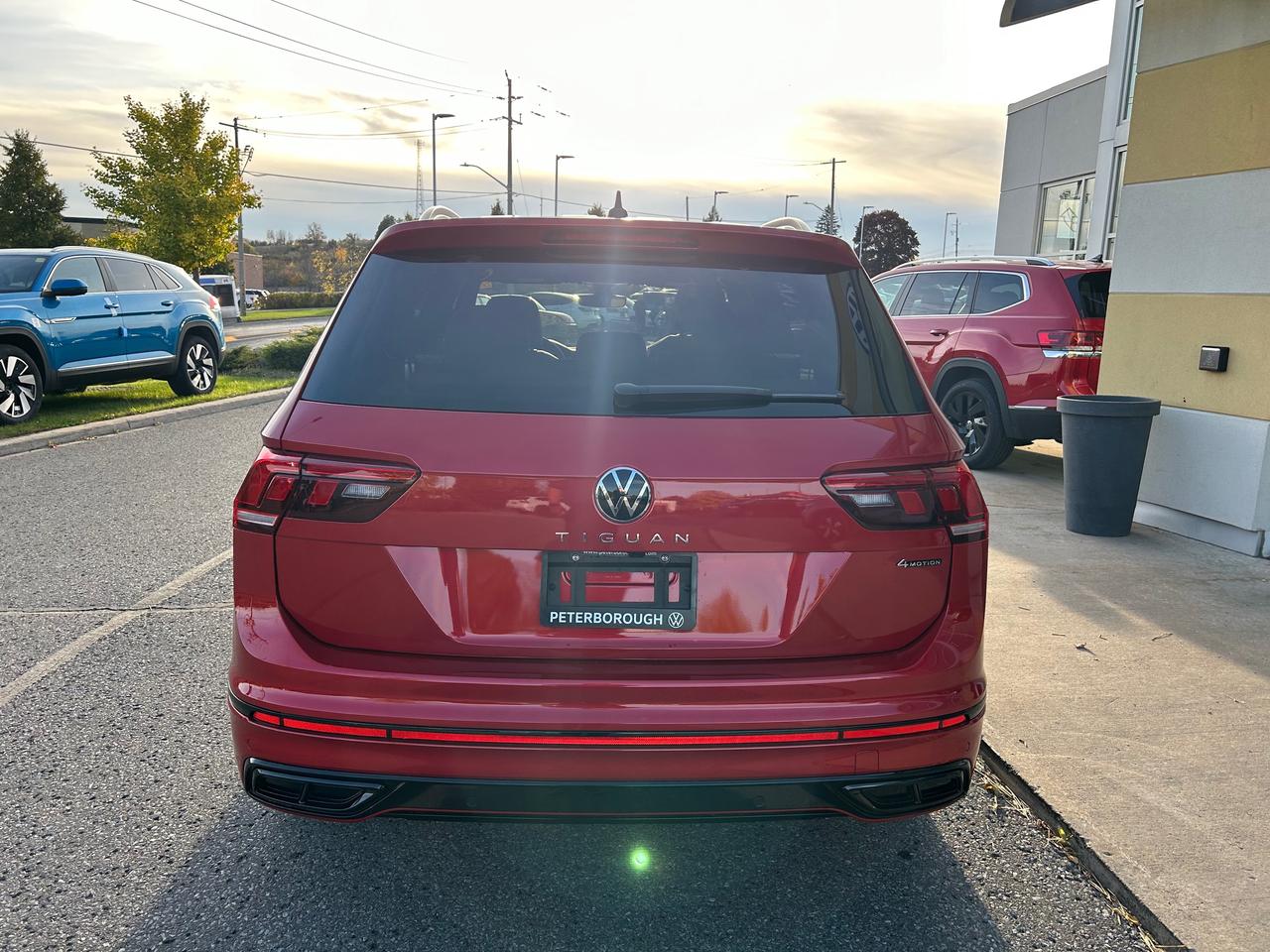 2024 Volkswagen Tiguan Comfortline R-Line Black Edition 4dr All-Wheel Drive 4MOTION Photo3