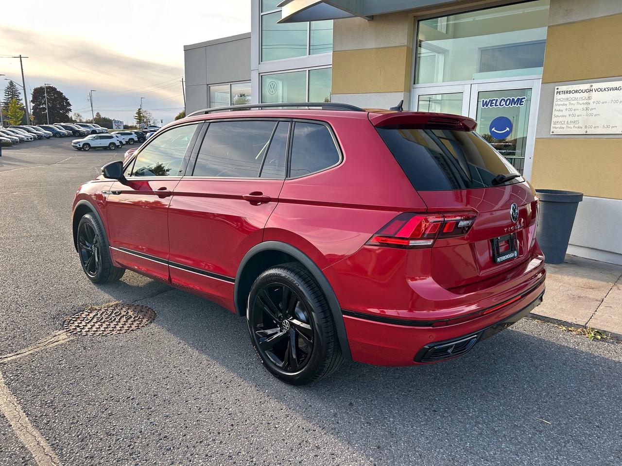 2024 Volkswagen Tiguan Comfortline R-Line Black Edition 4dr All-Wheel Drive 4MOTION Photo